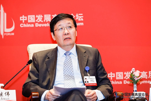 樓繼偉談中美貿易戰：貿易戰對雙方都是“傷敵一千，自損八百”