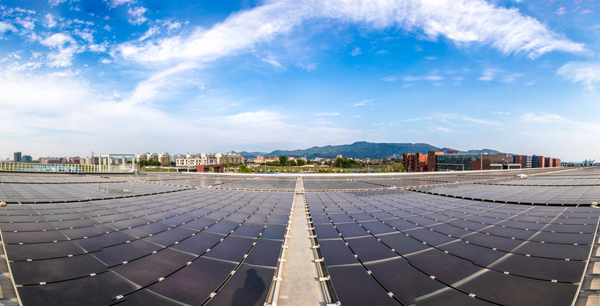 尖端高科技為建筑賦能 中國(guó)日?qǐng)?bào)-漢能“陽(yáng)光之旅”國(guó)際攝影師體驗(yàn)計(jì)劃落幕