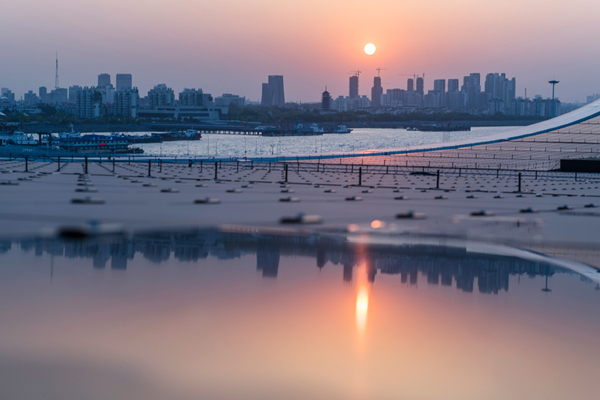 尖端高科技為建筑賦能 中國(guó)日?qǐng)?bào)-漢能“陽(yáng)光之旅”國(guó)際攝影師體驗(yàn)計(jì)劃落幕