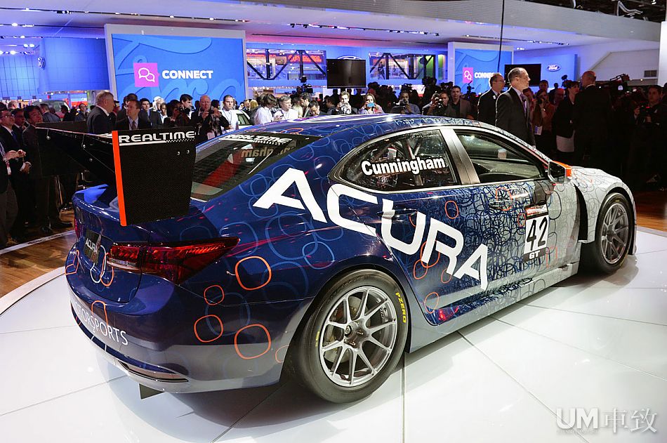 2015謳歌TLX GT賽車發(fā)布