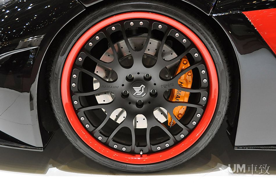 黑武士MP4-12C 亮相日內(nèi)瓦