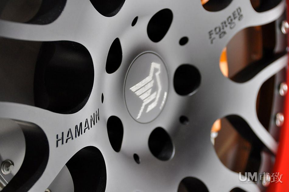 黑武士MP4-12C 亮相日內(nèi)瓦