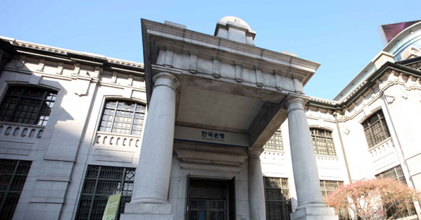 韓國(guó)央行15個(gè)月來(lái)首次降息