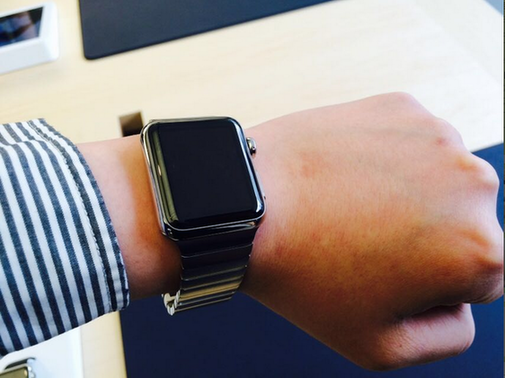 Apple Watch全球預約試戴今啟動 眾中國果粉赴店“嘗鮮”