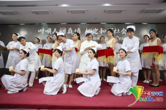 呼喚人間真情，構(gòu)建和諧社會