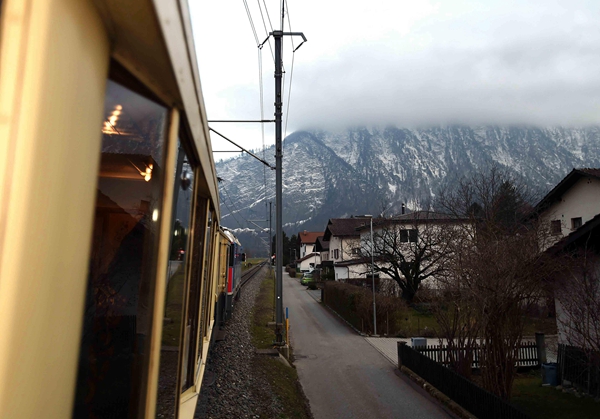 總理出訪微鏡頭：餐桌上的頭腦風暴
