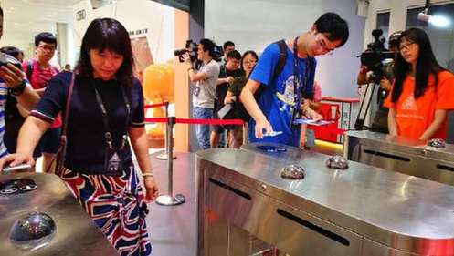 超市“無人”的代價：少了售貨員，多了些什么？