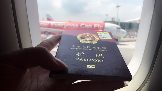 境外消費(fèi)是美國游客兩倍 中國游客的錢都花哪了?